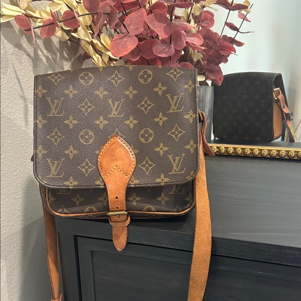 Louis Vuitton Vintage Cartouchiere MM Shoulder/ Crossbody Bag